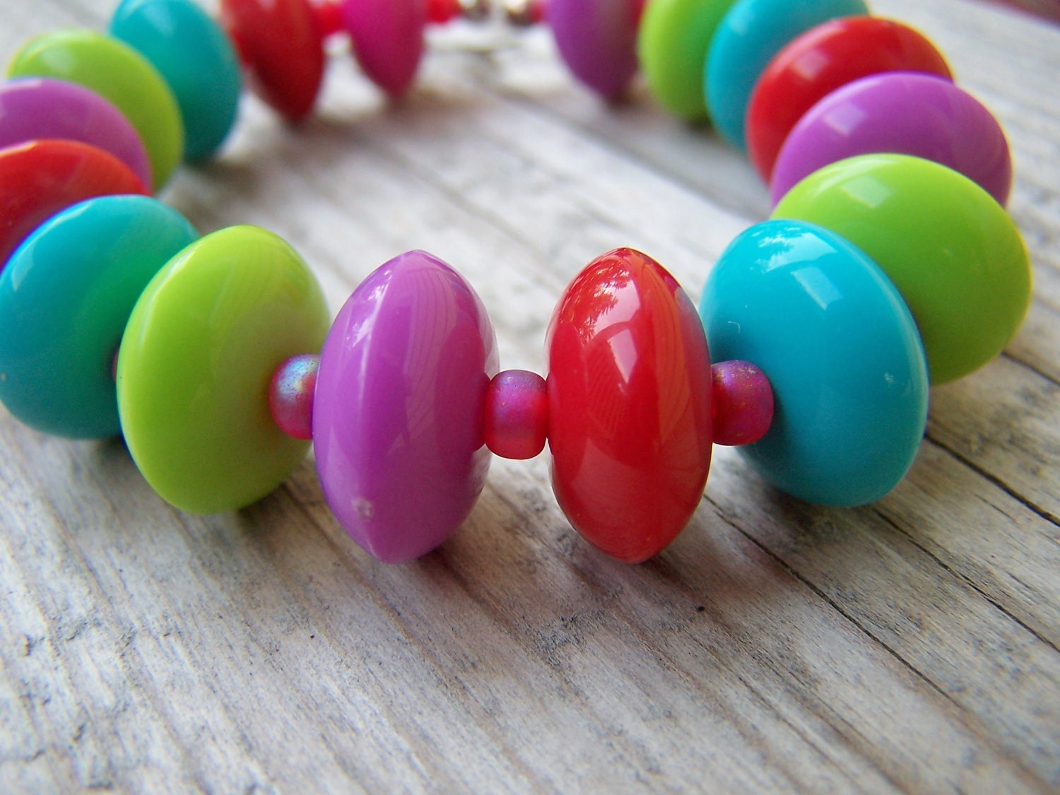 Vintage Lucite Saucer Bead Stretch Bracelet