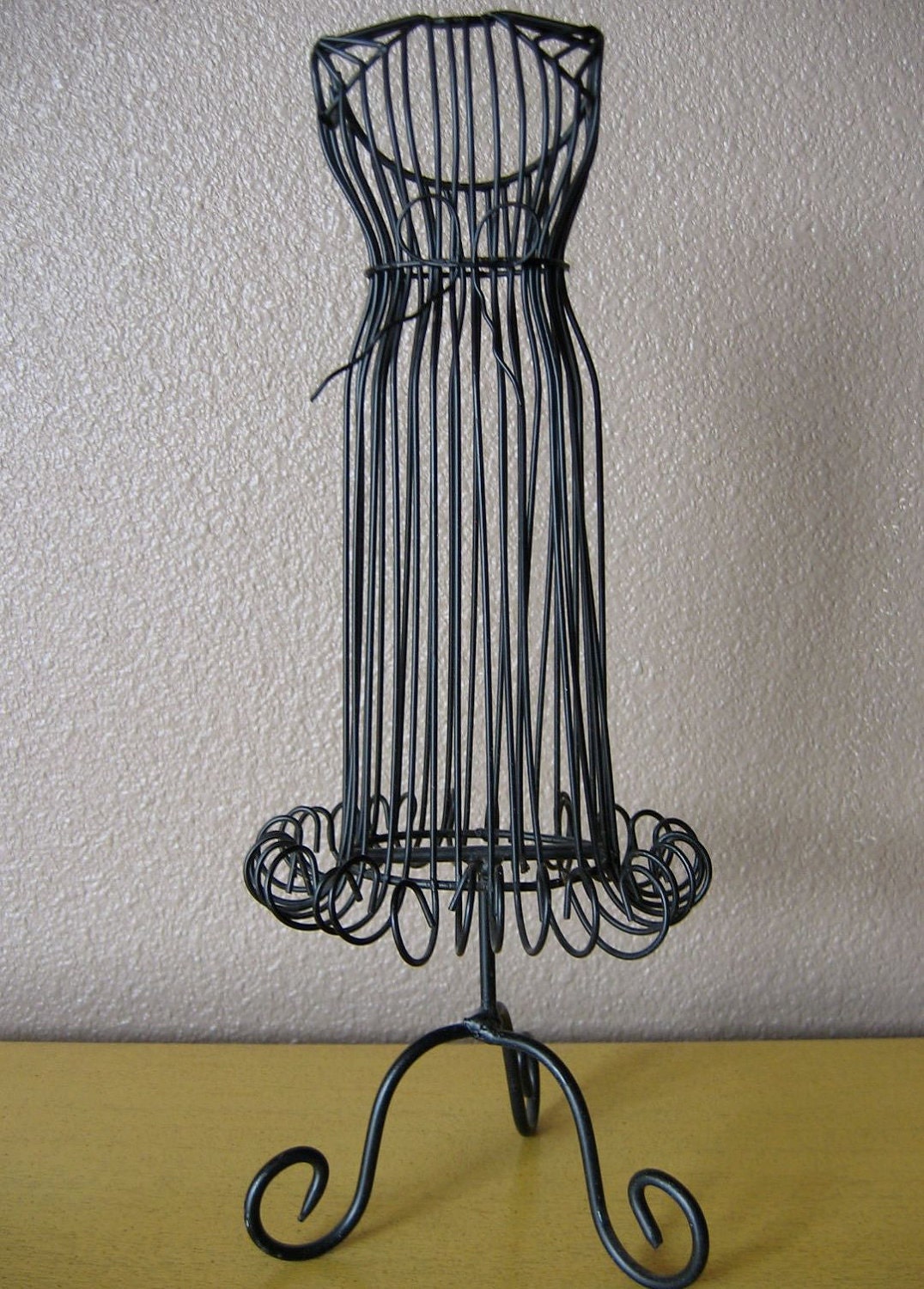 Miniature Vintage Wire Dress Form by TheCulturequeen on Etsy