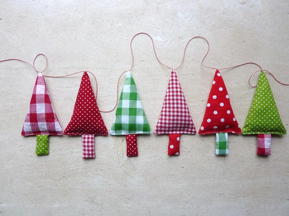 Fabric Christmas Tree Garland Banner Bunning, Pennant in green, red and white