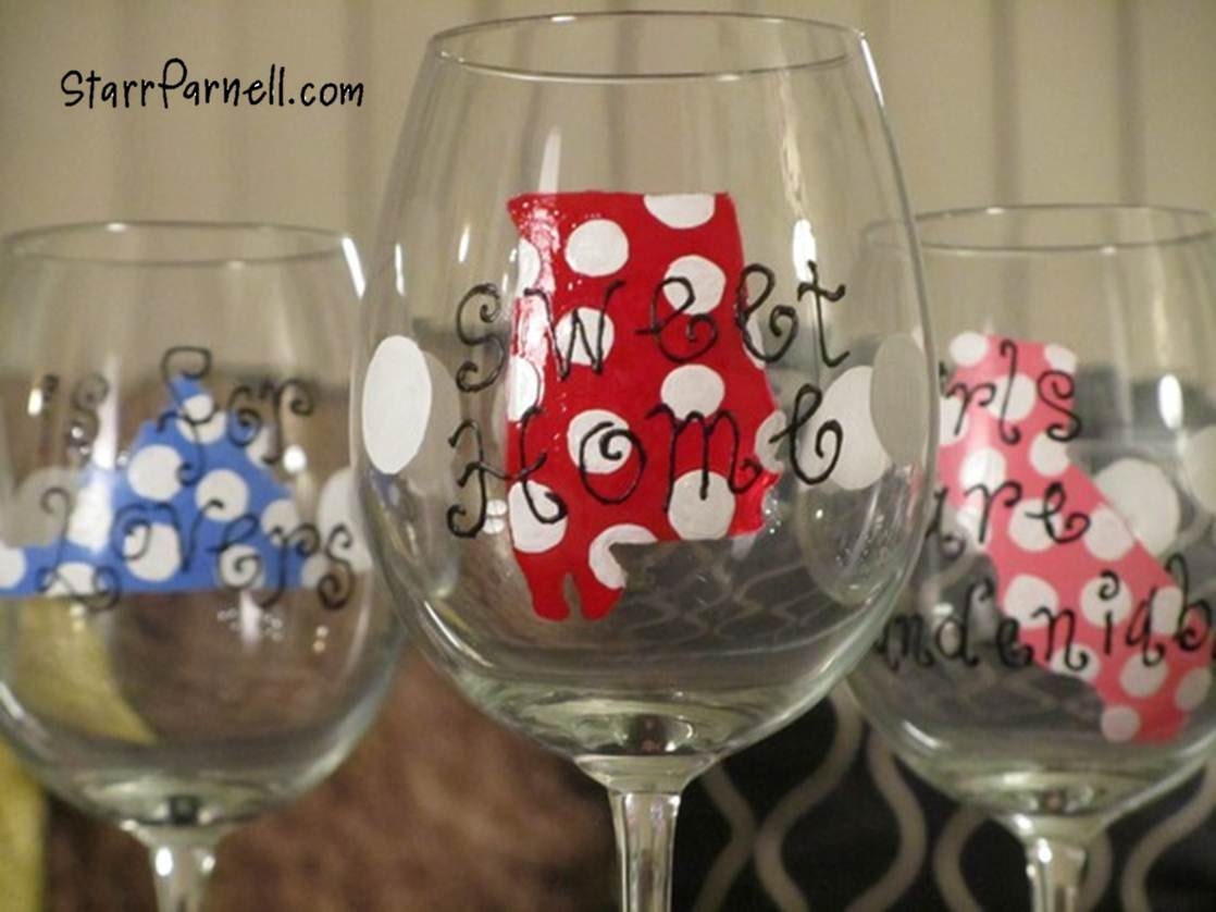 Sweet Home Alabama Houndstooth Polkadot Painted Wine Glass