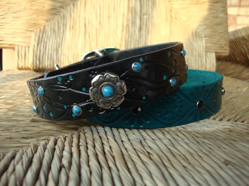 Custom Black Leather Dog Collar. Black with Turquoise Rivets and Flower Concho. Size Small, Medium, or Large.