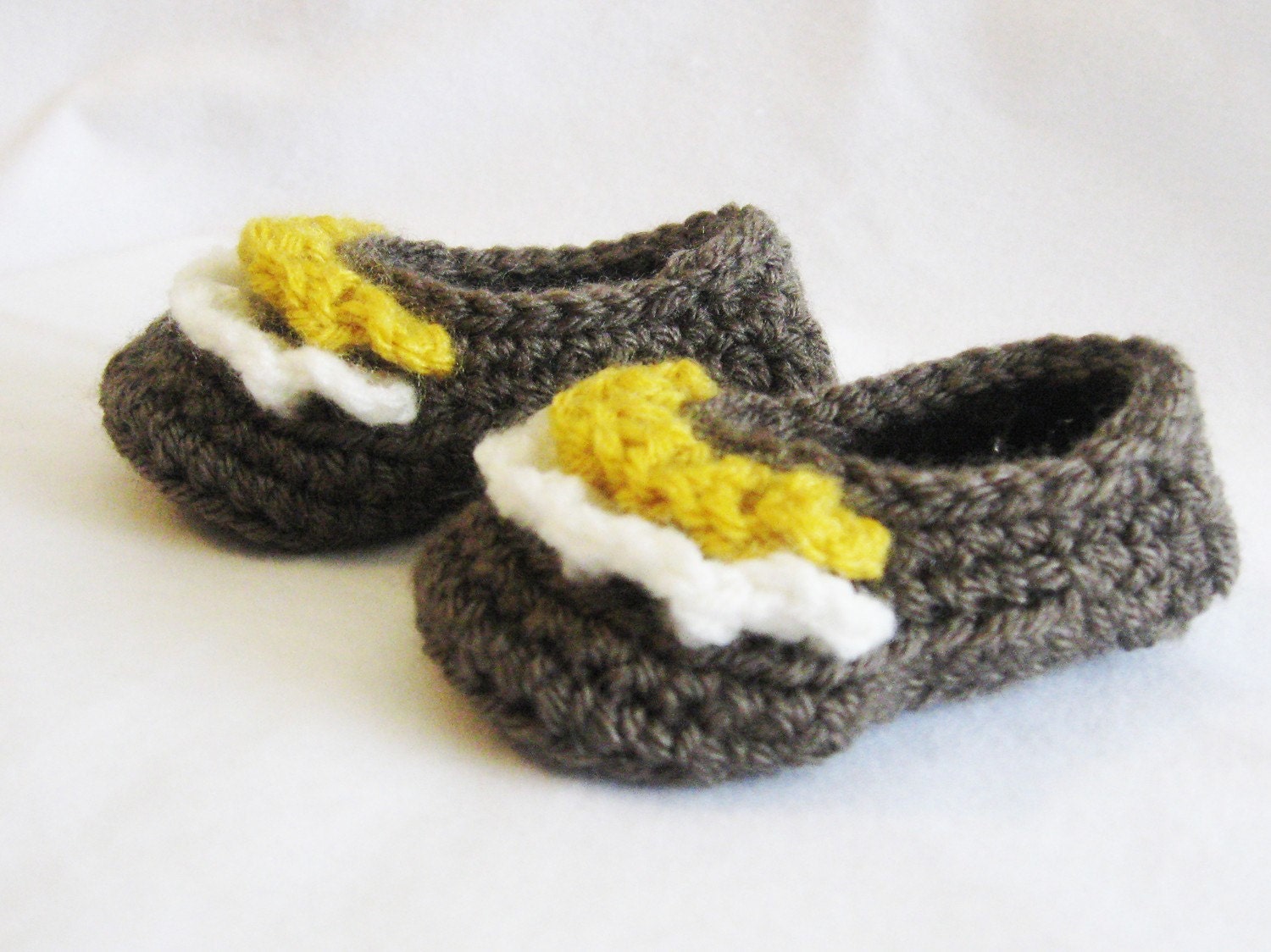 INSTANT DOWNLOAD Crochet Pattern: Baby Ruffle Ballet Flats (5 sizes included from newborn-24 months) Permission to sell finished items