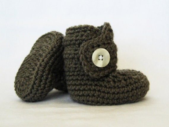 Baby CROCHET PATTERN Baby Button Boots (4 sizes included from newborn to 24 months) Instant Download