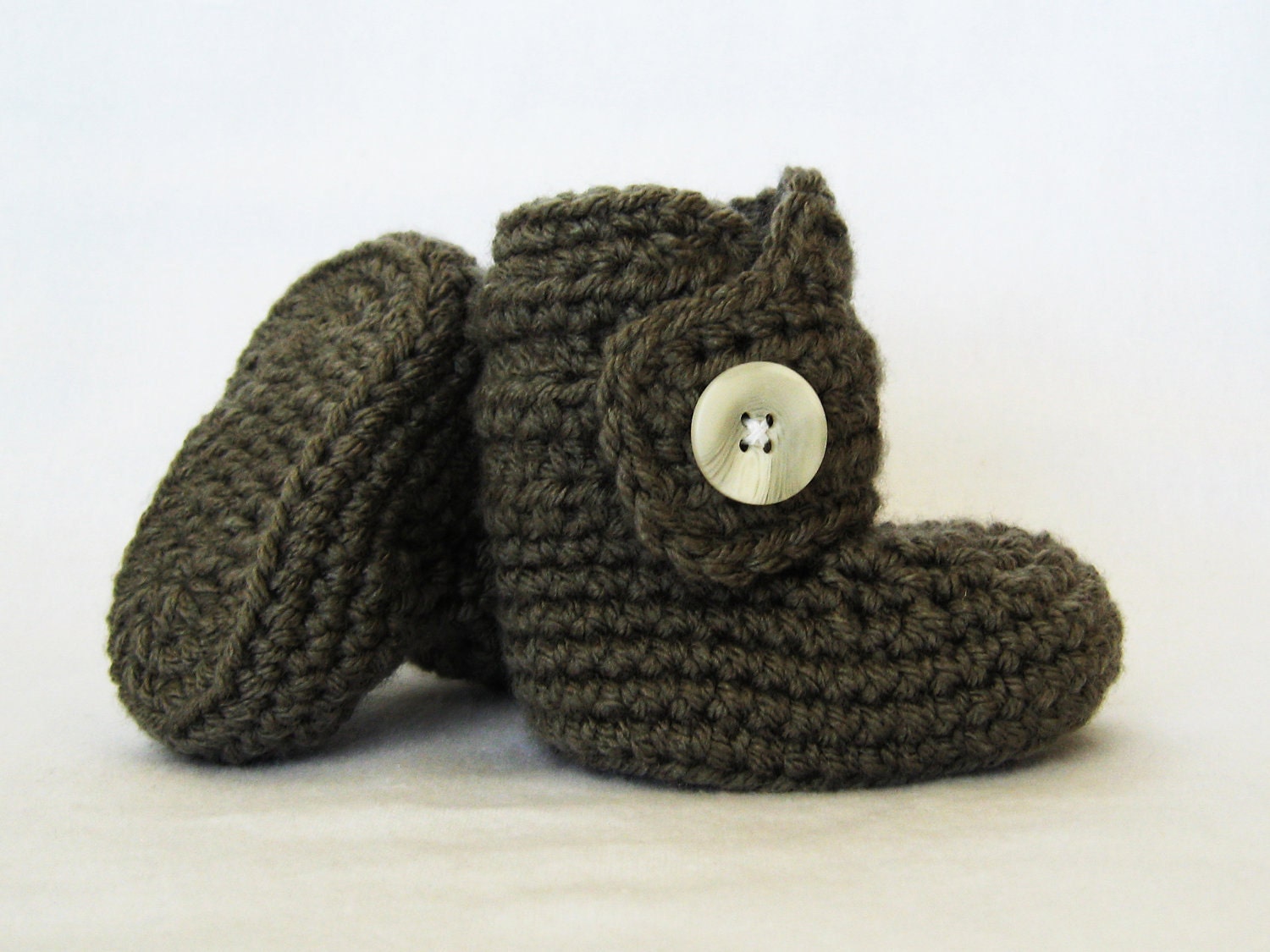 CROCHET PATTERN Baby Button Boots (4 sizes included from newborn-24 months) Instant Download