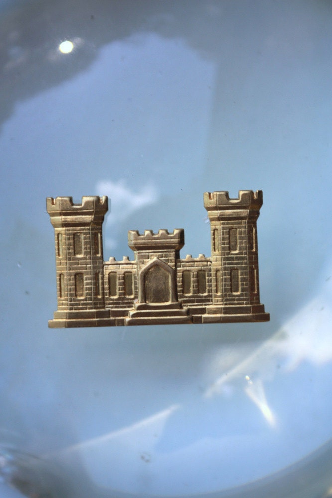Castle for a King Charm (2 pc)
