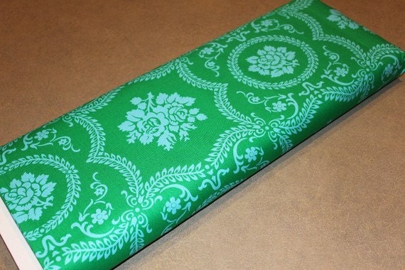 01704 Jennifer Paganelli Bell Bottoms Casey Scroll in Emerald - 1 yard