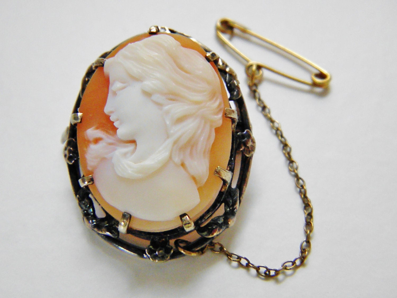 Victorian Art Nouveau Shell Cameo Brooch 22k GF