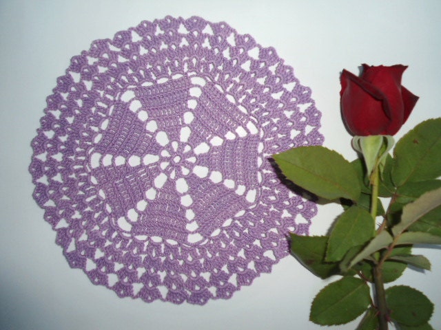 Crochet doily / purple / lace doilies / round / placemat