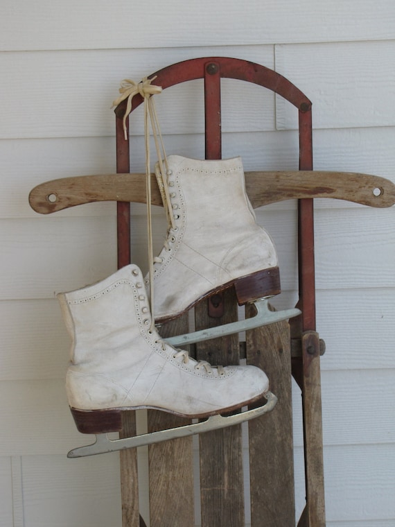 Vintage White Leather Womens Ice Skates - Christmas Decor
