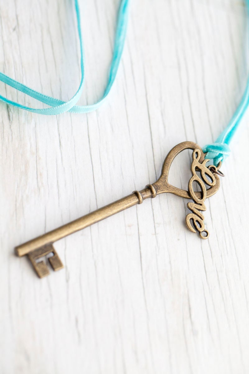 Large Heart Skeleton Key & Love. Tiffany Green . Velvet ribbon . Vintage style . Minty . Spring . Gift for her