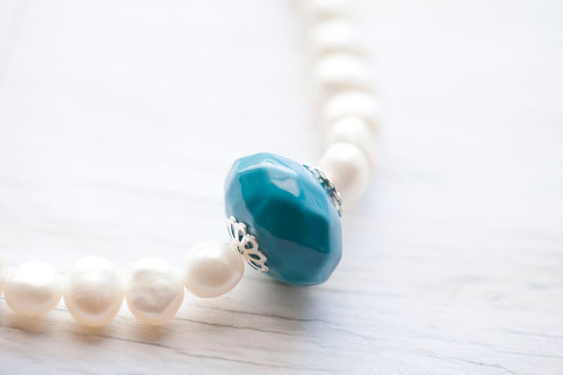 White Freshwater Pearl Necklace with Teal accent . Bali silver toggle clasp . Spring . Mother's day . Bridal