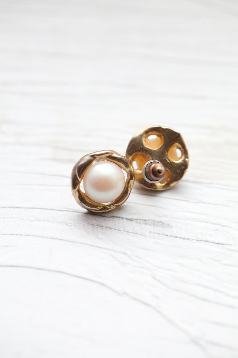 Pearl earrings . 1960 . Vintage . Spring . Classy . Mother