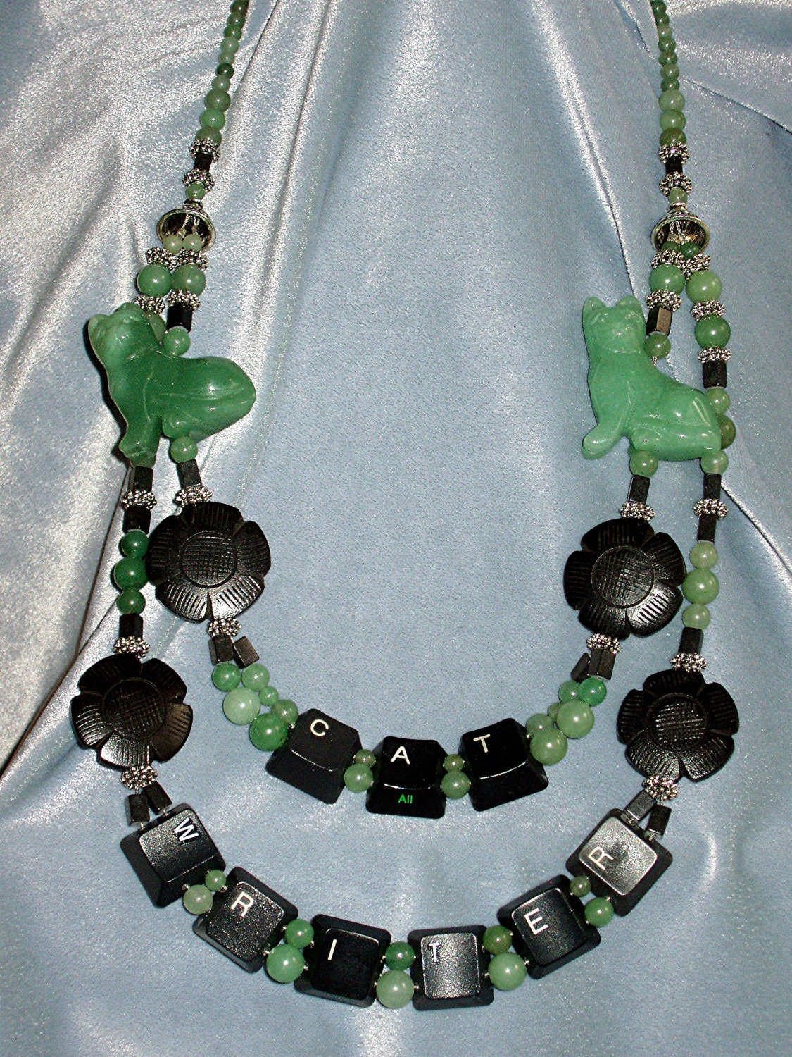 Cat Writer necklace in Green Aventurine and Blackstone