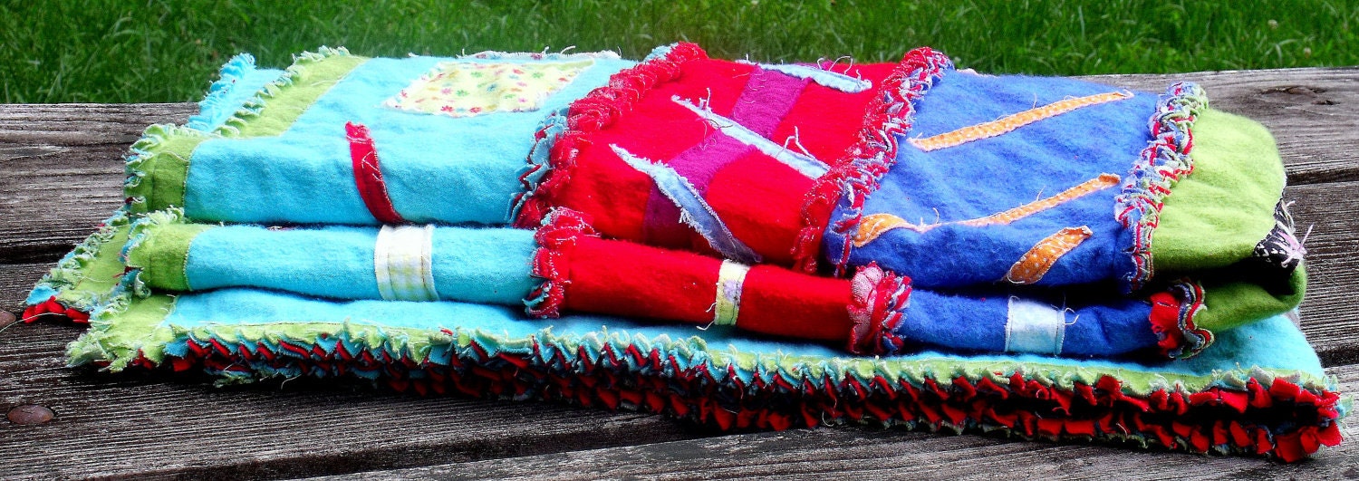 modern rag quilt, colorful small quilt, blue, aqua, green, red quilt