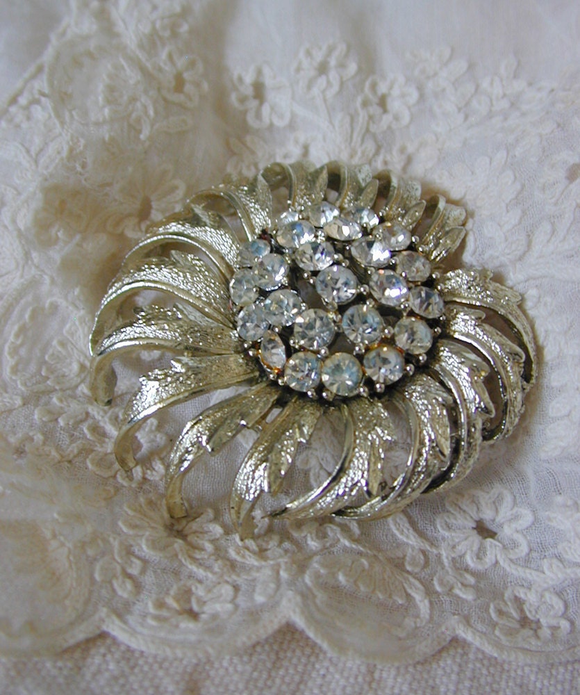 Poinsettia Gold Tone Rhinestone Brooch Coro Signed Vintage - at KonniesPlace