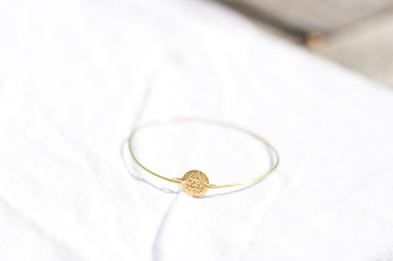 Vintage Round Floral Brass Bangle, Flower Charm Bracelet, Stackable Bangle