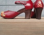Red Herring painted Danskos W7