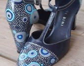 Dreamtime Tango hand painted shoes W7.5
