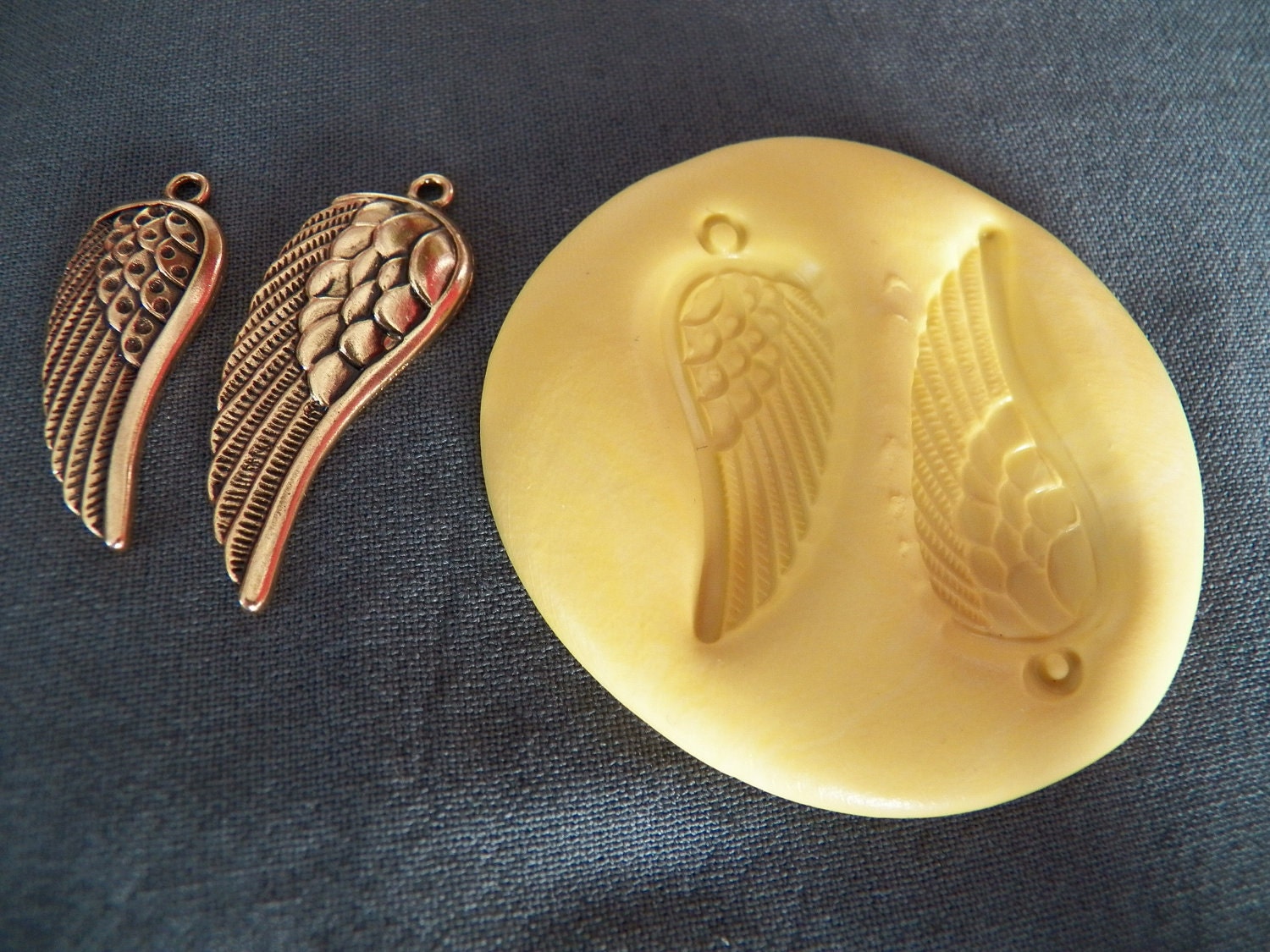 Flexible Mold- Two Wing charms- Food safe, dollhouse, minis, mixed media scrapbooking