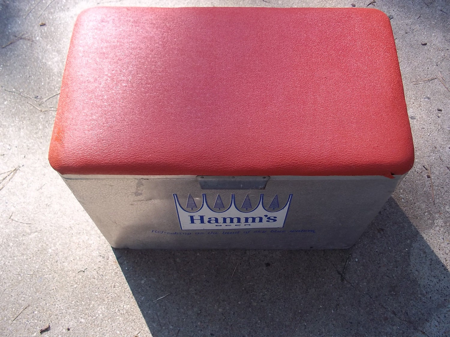 Vintage Hamms beer cooler with red padded seat. 1960 Brewriana
