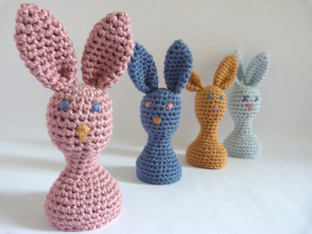 bunny egg cozy. crochet egg cozy