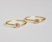 Set of two letter initial rings uppercase 18k goldplated