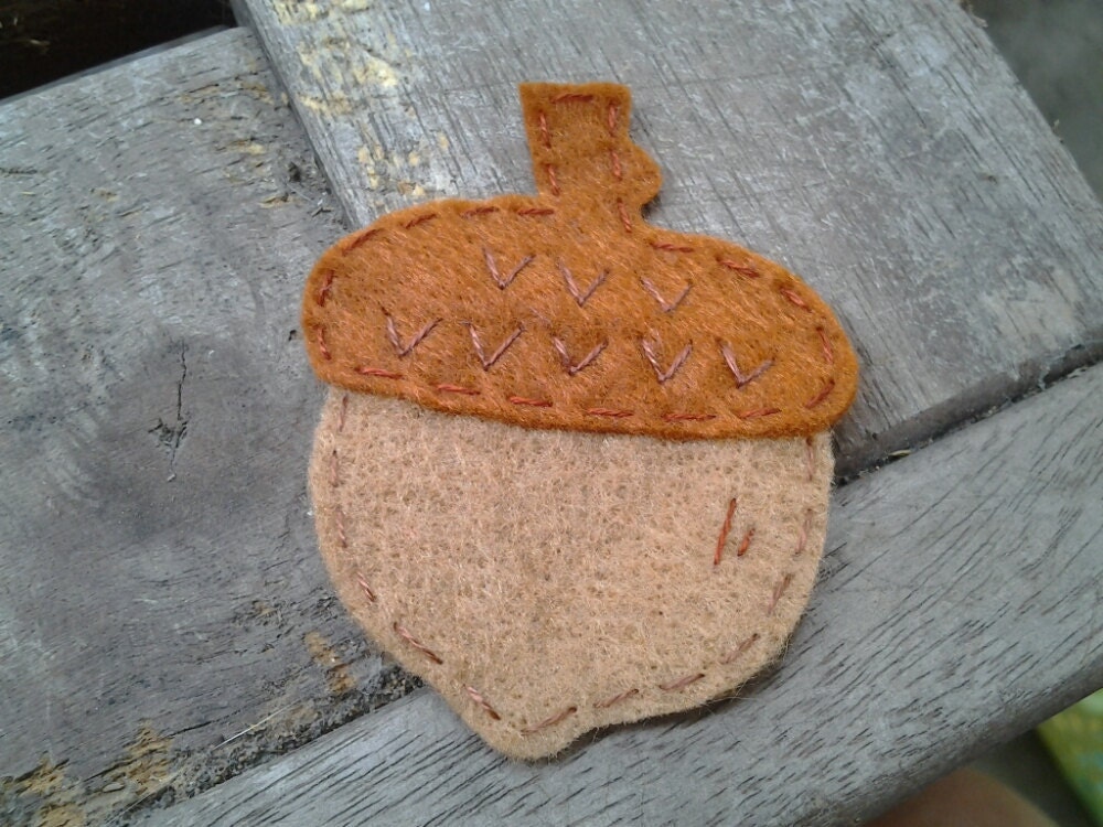1pc - Brown Acorn Felt Applique - 55x42mm - made to order