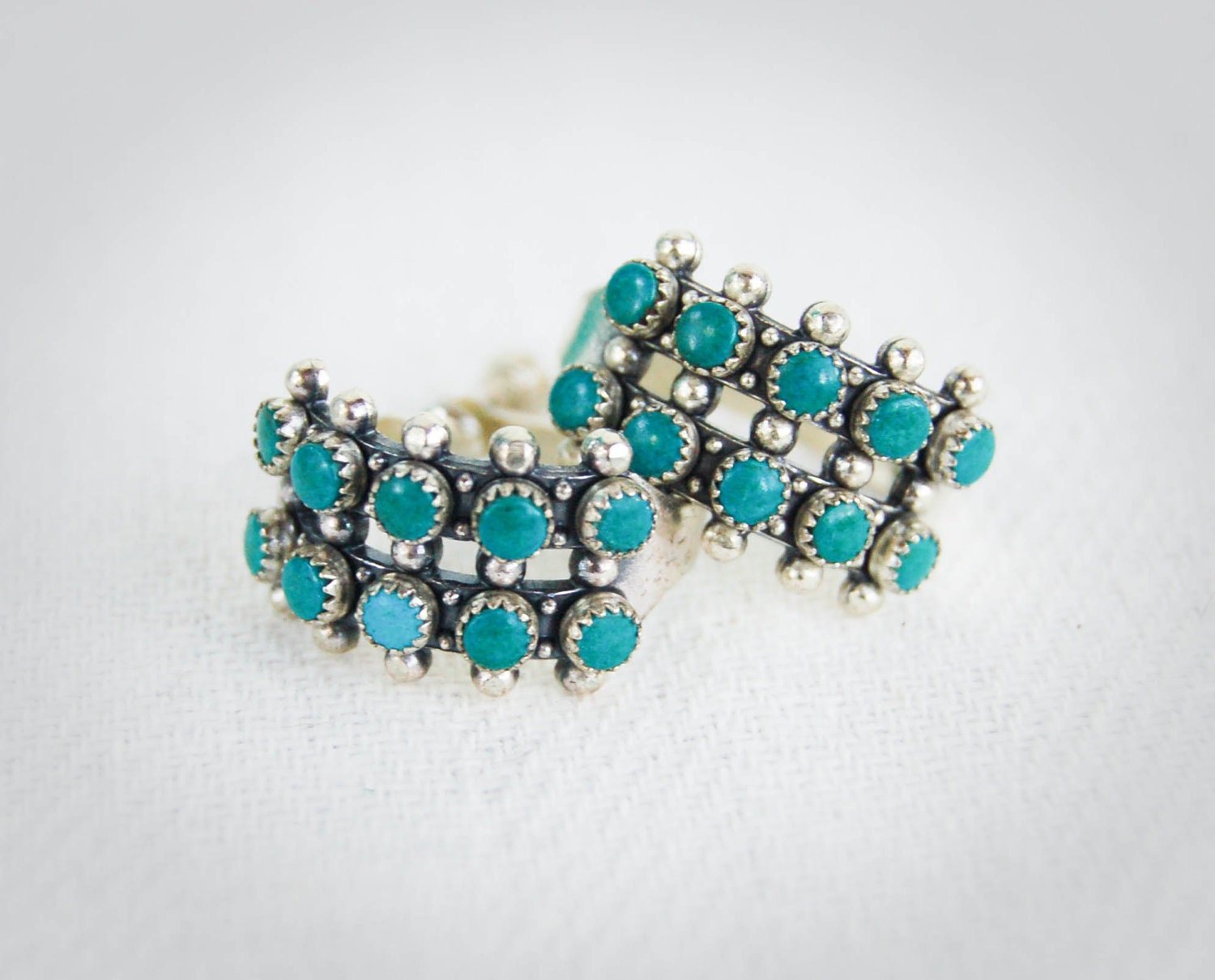 Vintage Zuni Turquoise Earrings Petit Point Screwback