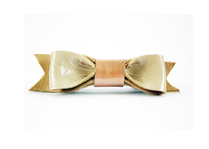 Leather bow brooch, bow brooch, beige brooch, leather pin, leather bow pin, natural beige, grey brooch