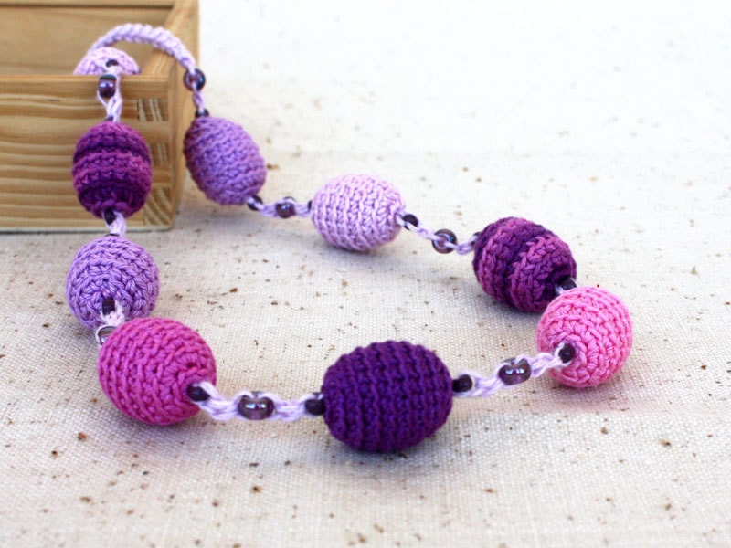 SALE Purple pink Nursing Necklace Breastfeeding Babywearing Lilac Chunky Baby Shower Gift for her under 25 Ready to ship oht