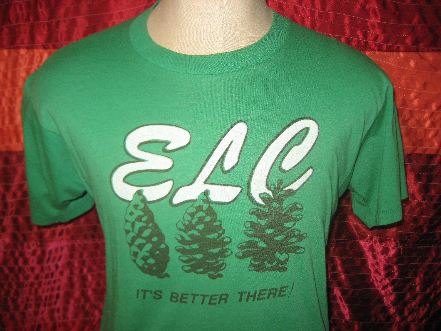 1980's ELC t-shirt with pinecones, soft and thin, M-L