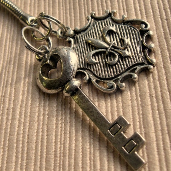 Accessories Key Chain with fleur de lis and key charms Charmed Life