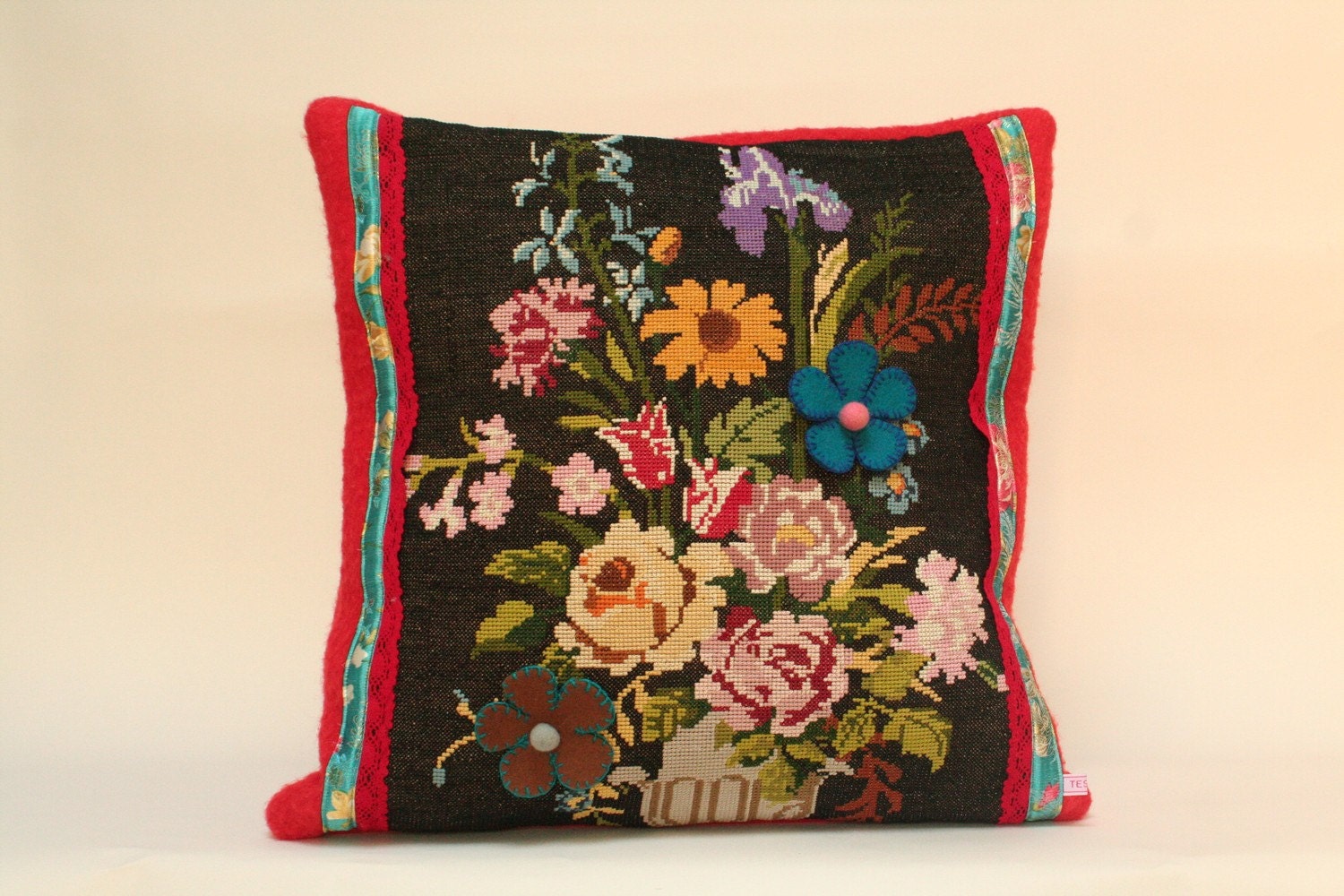 Embroidered pillow Vase with flowers