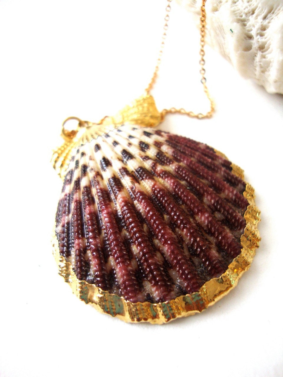 Vintage Shell Necklace : Pink Speckles vintage gold dipped seashell necklace
