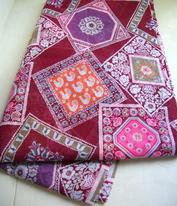 Items similar to One Yard Vintage Novelty Print Fabric Boho Pops on Etsy