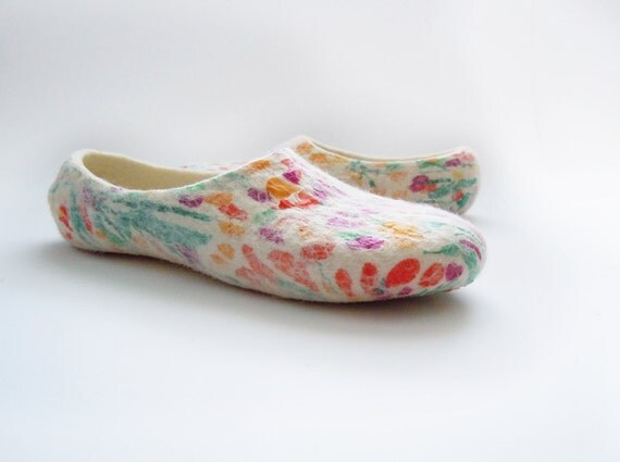 Felted wool slippers of summer colours, decorated with silk