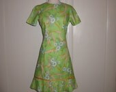 Vintage 1960s Don-About Nelly Don Floral Dress for Spring with Short Sleeves and Pleated Hem