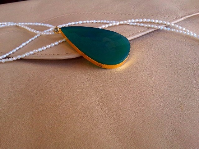 My Eyes Are Green: Green Onyx Pendant on Freshwater Rice Pearls Chain