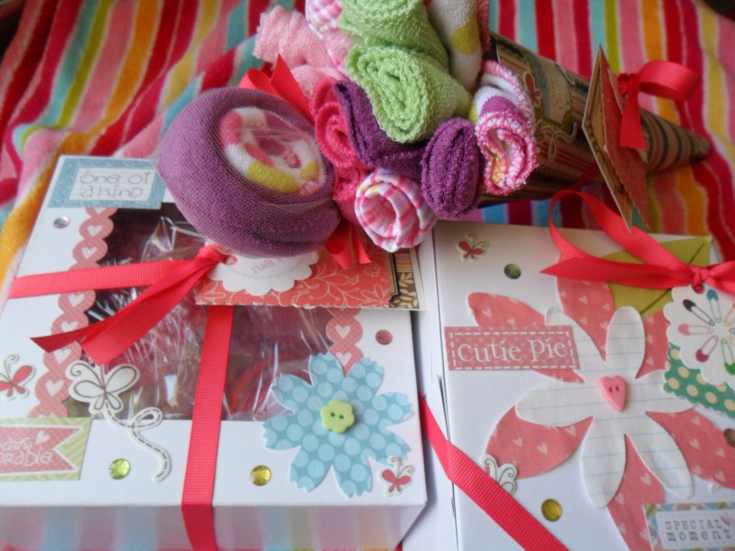 FREE SHIPPING 17 pcs. Onesies, Bibs, Booties & Washcloths Cupcake Gift Set. Washcloth Bouquet with Lollipop. Receivig Blankey Cupcake