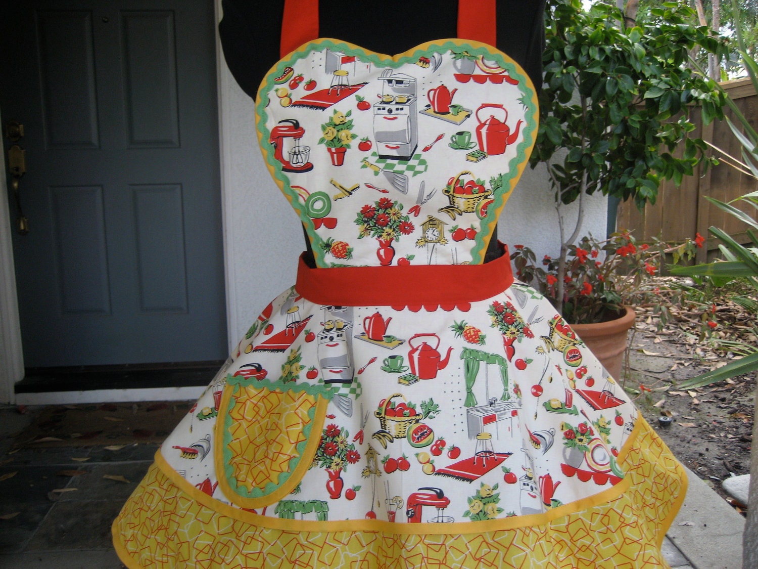 1950's Perfect Kitchen Retro Apron