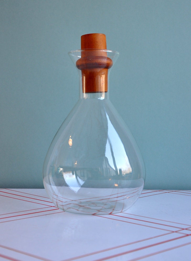 HOLD FOR JOY Large Pyrex Glass Decanter with Stopper