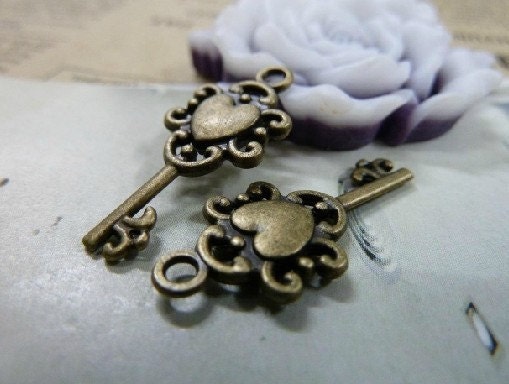 20pcs 12x26mm The Key Antique Bronze Retro Pendant Charm For Jewelry Pendant