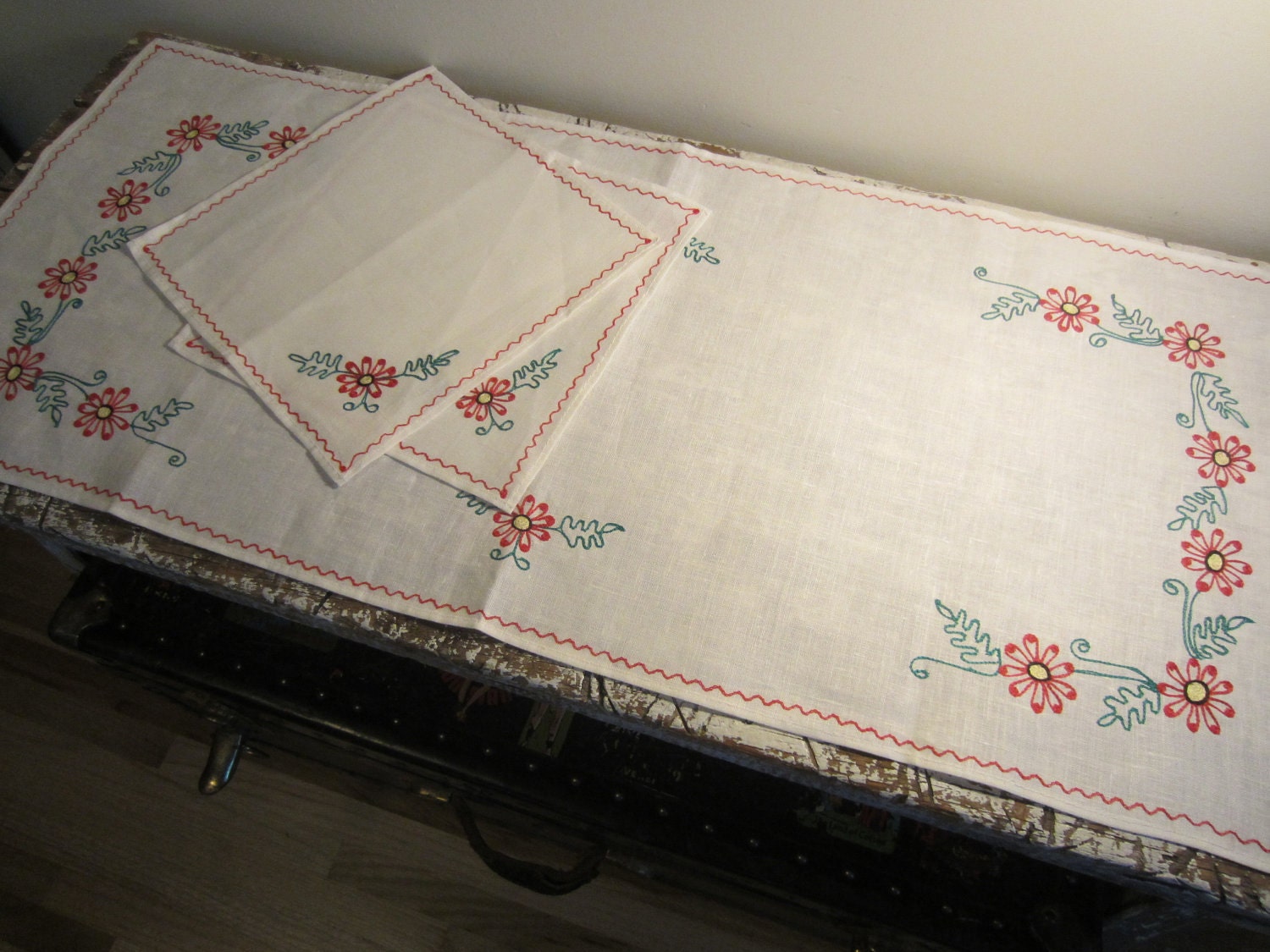 Table Runner Red and Green Embroidered Table Scarf and Napkins Dresser Scarf Table Cloth