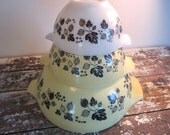 Pyrex Bowls Gooseberry Pyrex Yellow and Black Pyrex Cinderella Bowls  Mid Century Mixing Bowls