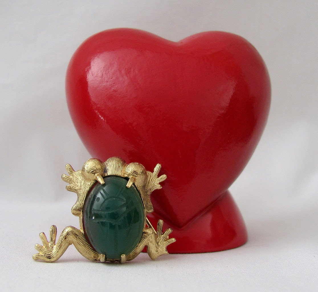 Vintage Sterling Frog Brooch with Scarab Cut Agate Stone - C.R. Co aka REIS - Treasury