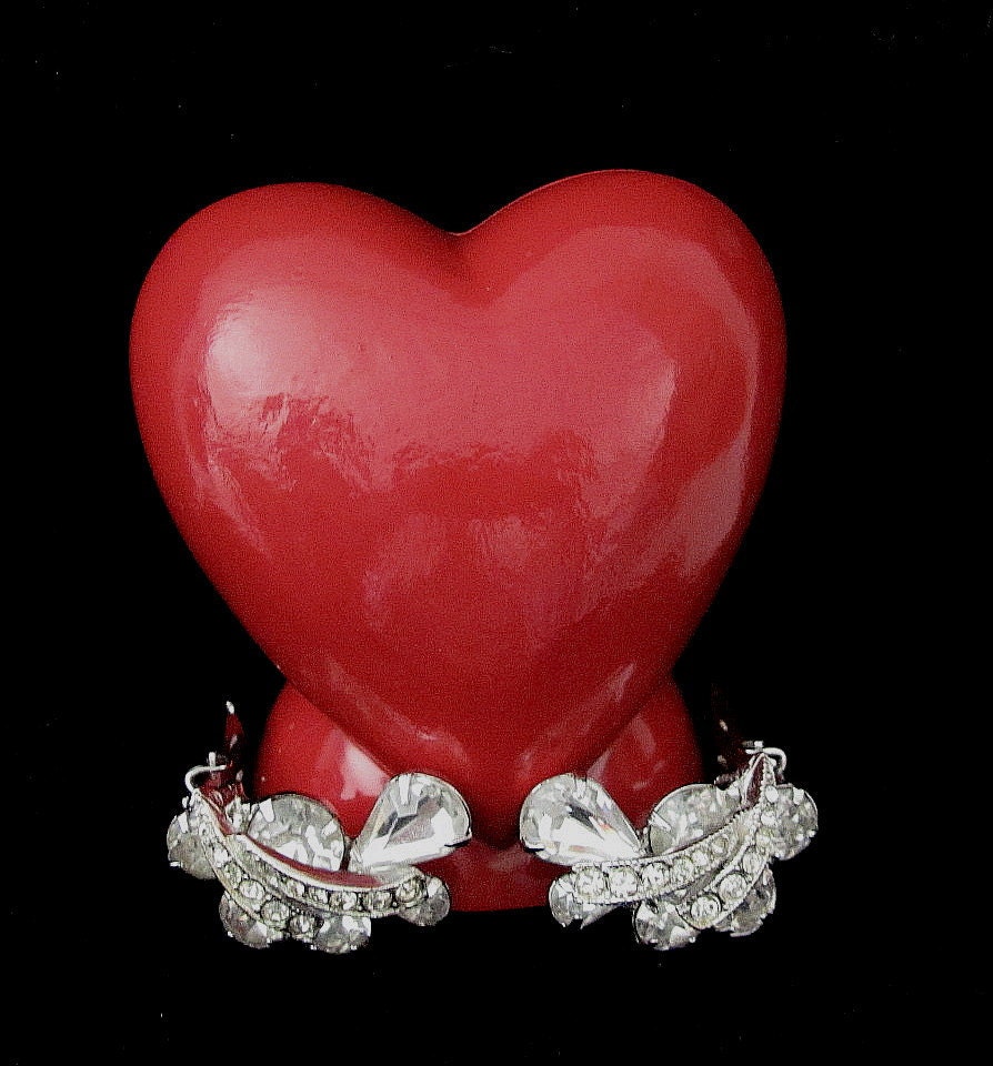 Vintage WEISS Clear Rhinestone Earrings - Classy