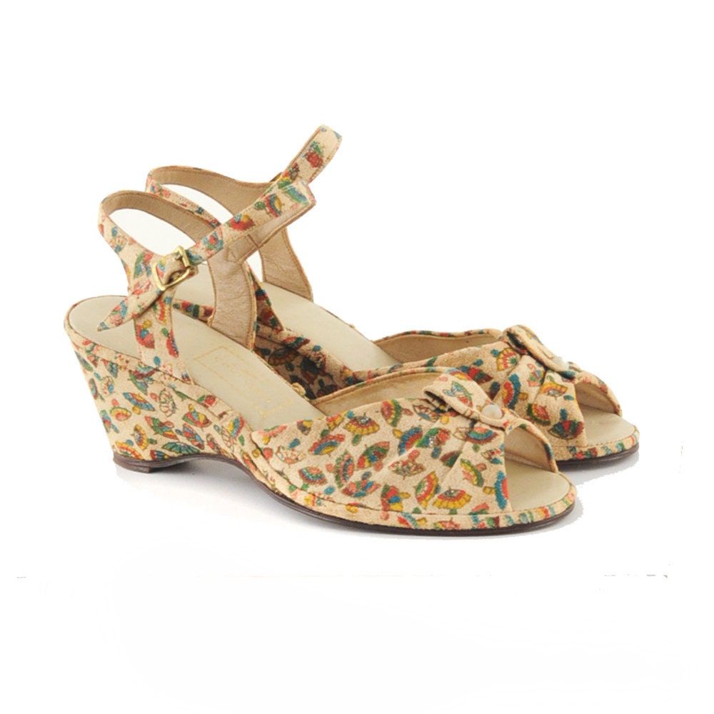 Vintage 1970's Summer Peep toe Wedge Summer Sandals Shoes 9