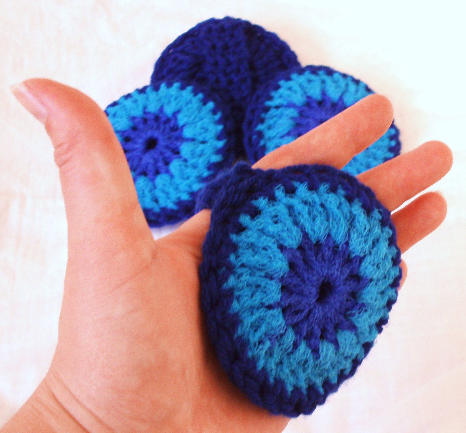 Multipurpose Pot Scrubber -  Set of 4 - Bright Blue and Cobalt Blue Reversible Nylon Pot Scrubbies With Handle
