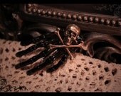 Gothic hairclip Punk Black Skeleton Hand Brass Skull Crossbones Hair Clip Brooch Barrette