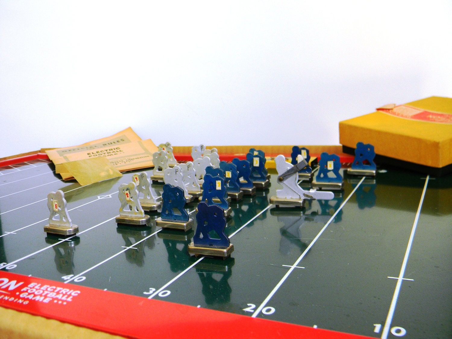 Electric Football Game - Tudor 1949 Tru-Action Electronic Football - Rare . First ever made